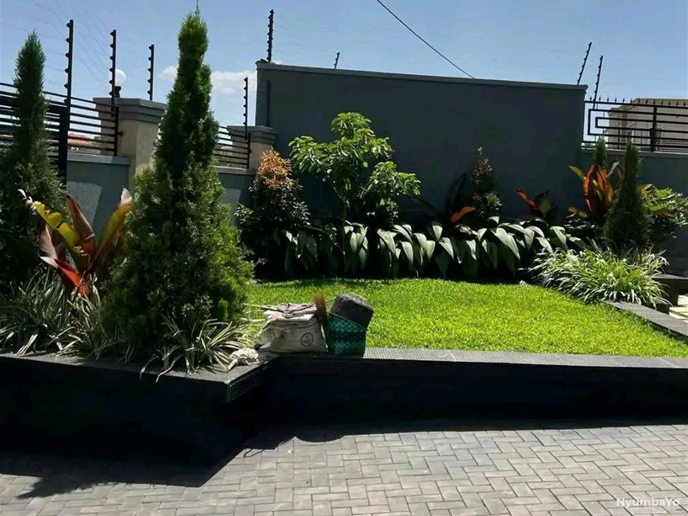 5 bedroom Villa for sale in Kyanja Kampala Uganda