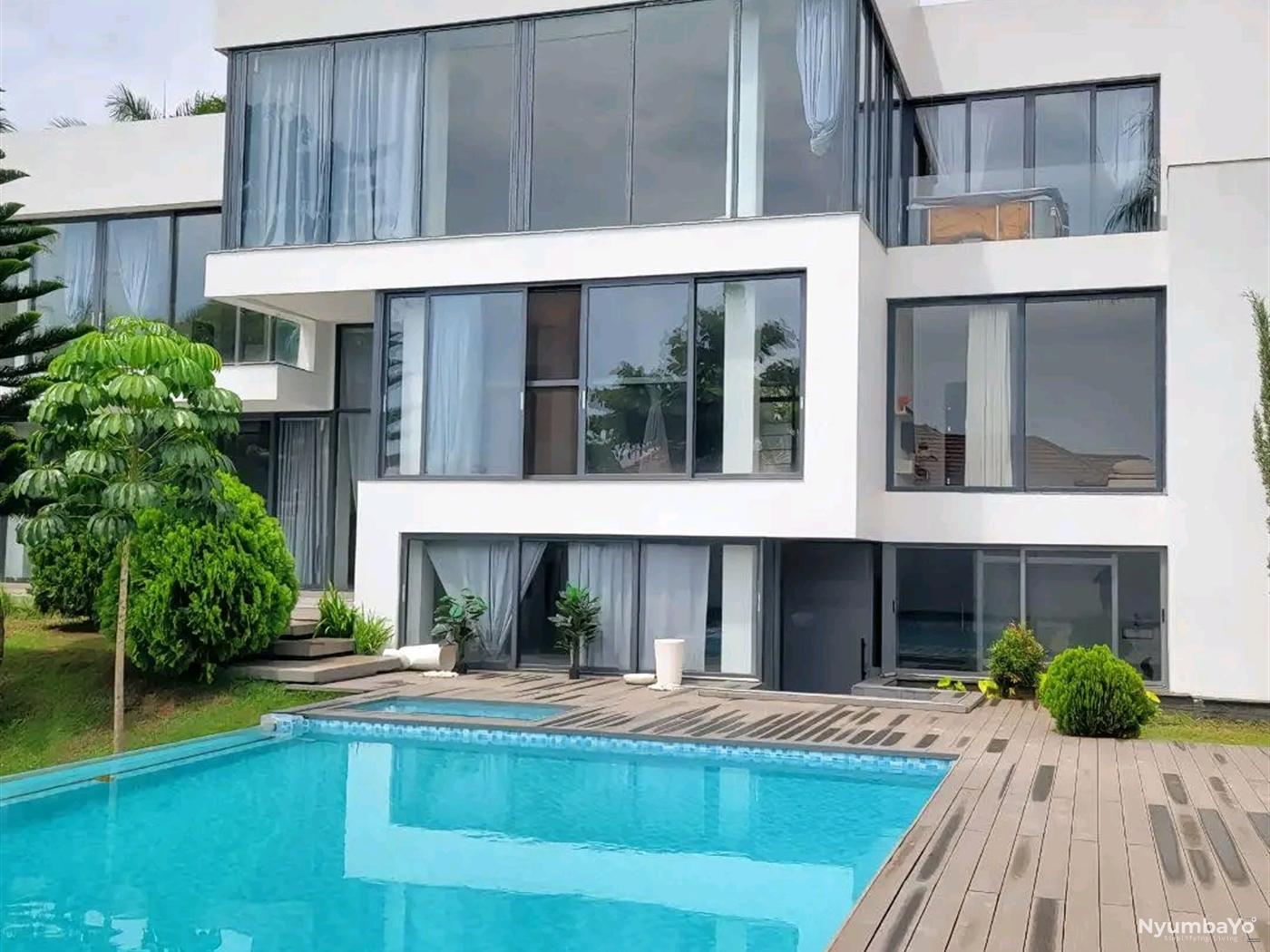 8 bedroom Villa for sale in Munyonyo Kampala Uganda