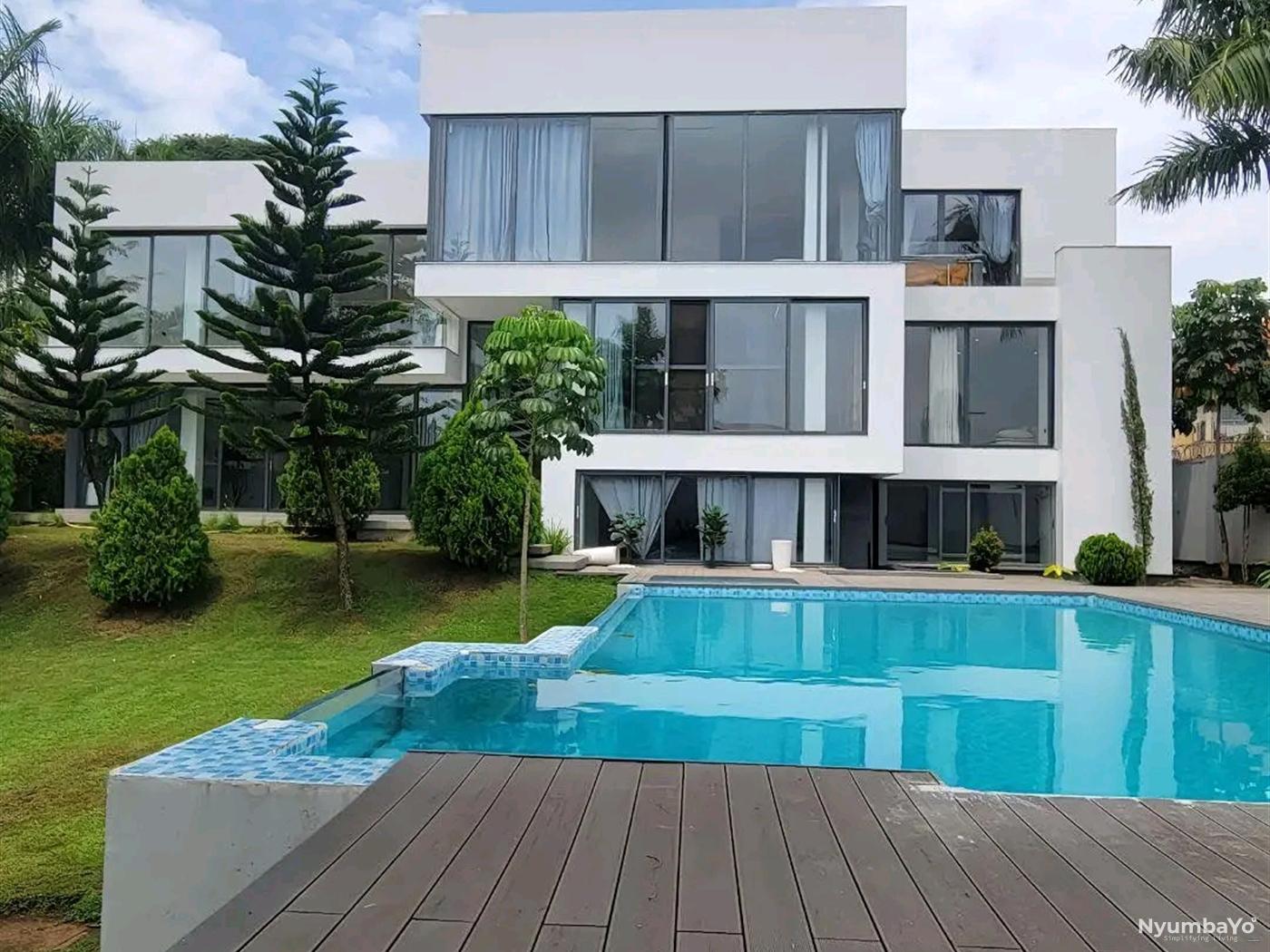8 bedroom Villa for sale in Munyonyo Kampala Uganda