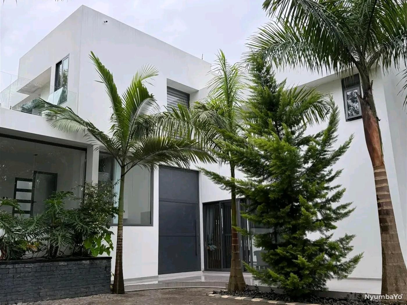 8 bedroom Villa for sale in Munyonyo Kampala Uganda