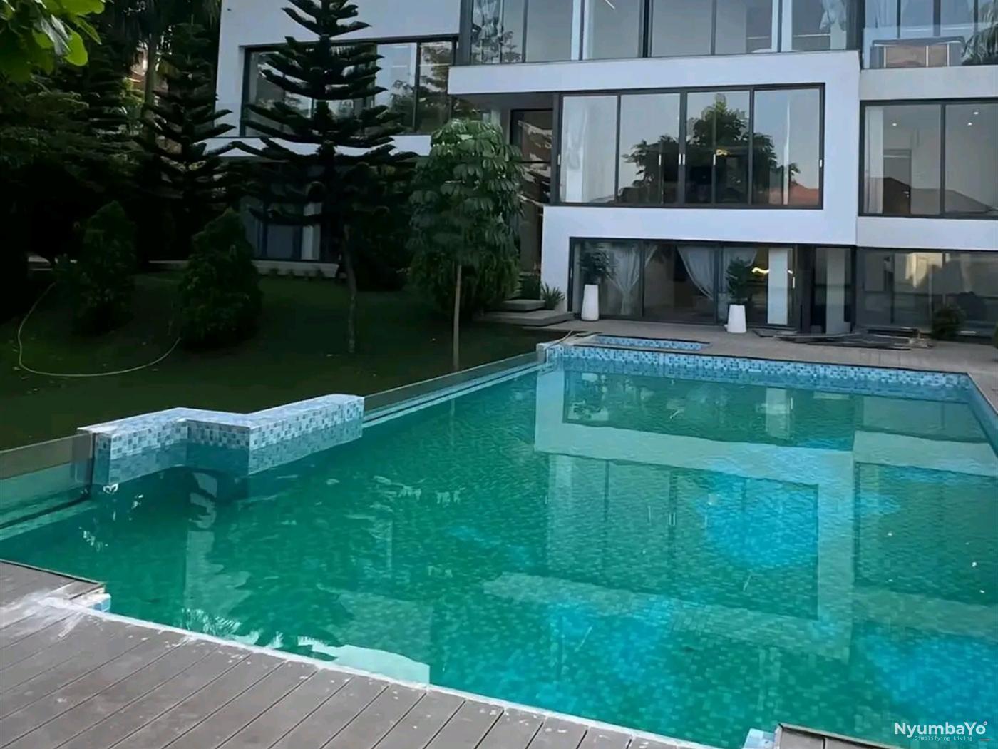 8 bedroom Villa for sale in Munyonyo Kampala Uganda