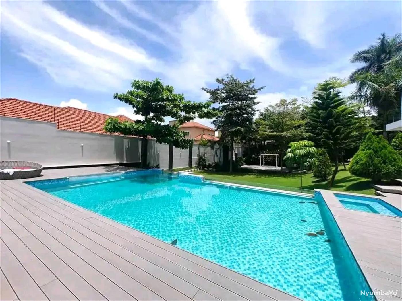 5 bedroom Mansion for sale in Munyonyo Kampala Uganda