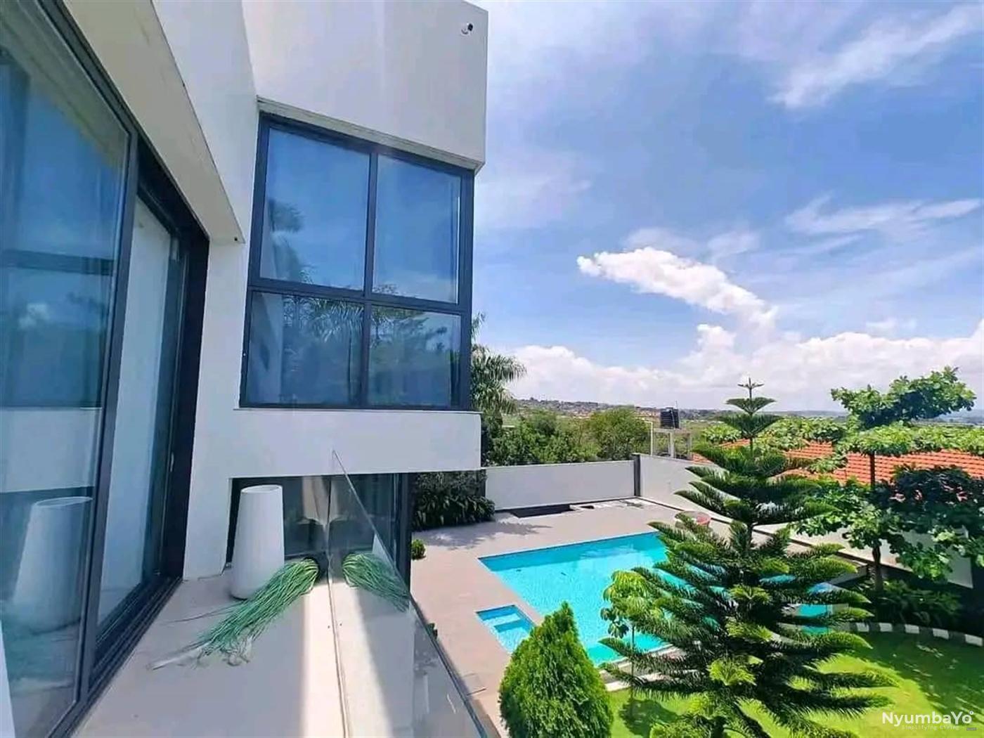 5 bedroom Mansion for sale in Munyonyo Kampala Uganda